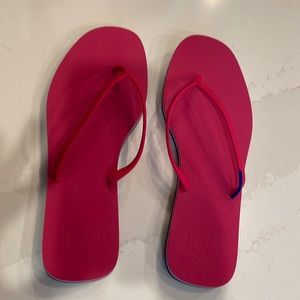 Rothy’s Flamingo Flip Flops Size 8 BNIB